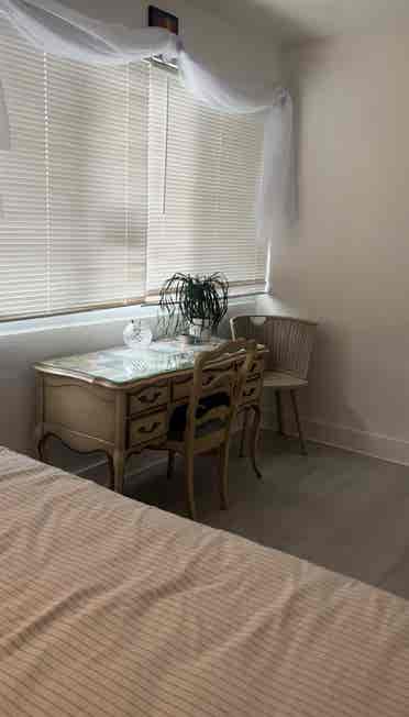 Sunny Private Entrance Bedroom