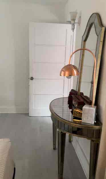 Sunny Private Entrance Bedroom