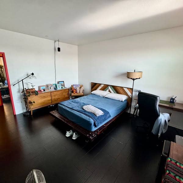 Master Bedroom, Private Bathroom