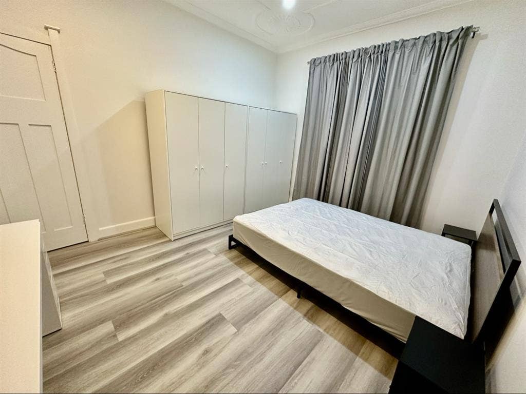 Maroubra house for students sharing