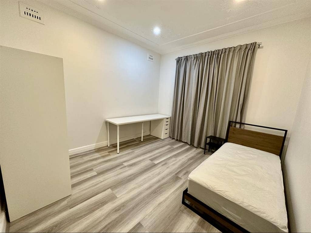 Maroubra house for students sharing