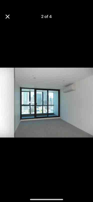 Ensuite in the heart of CBD