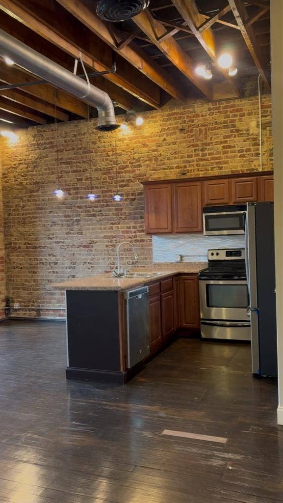 looking for a roommate