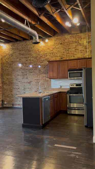 looking for a roommate