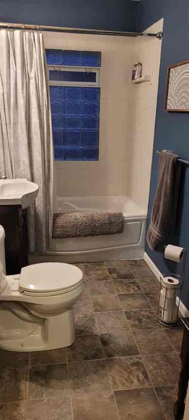 FURNISHED ROOM FOR RENT
