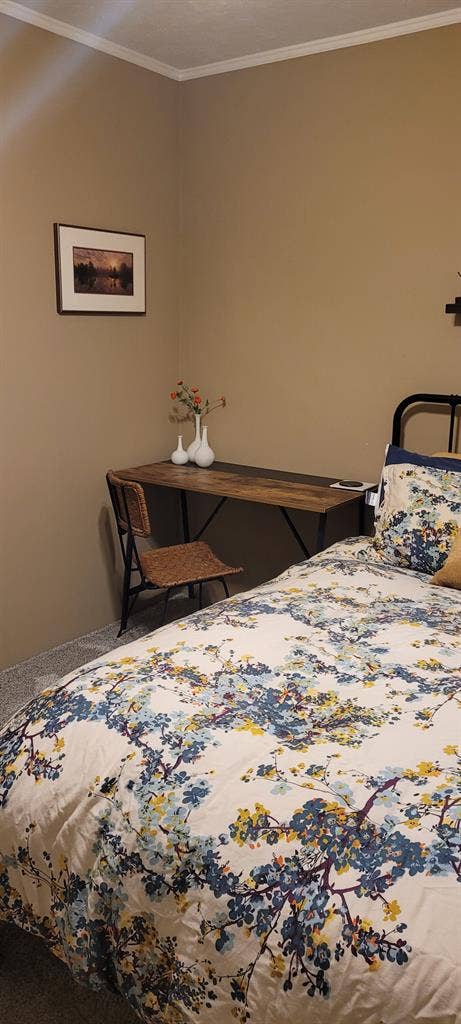 FURNISHED ROOM FOR RENT