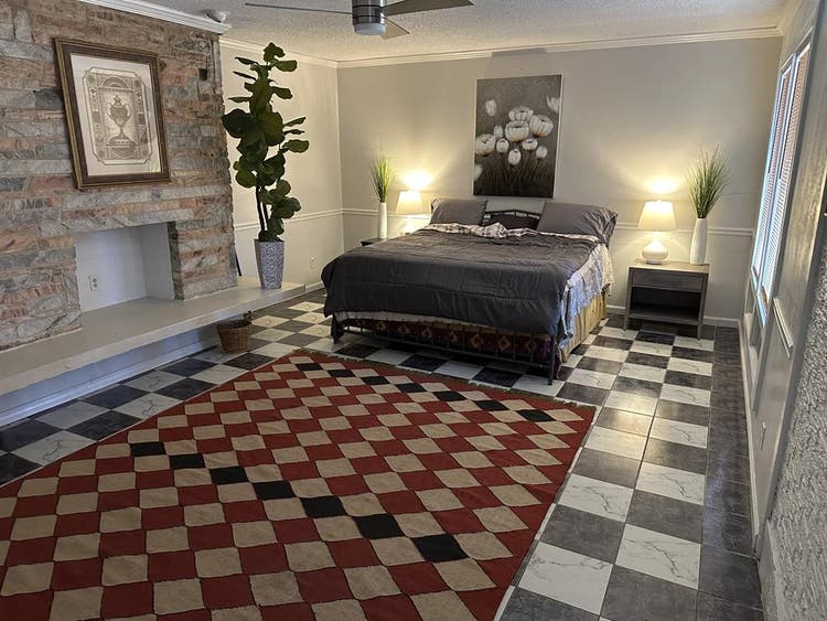 Rooms Available (Pascagoula)