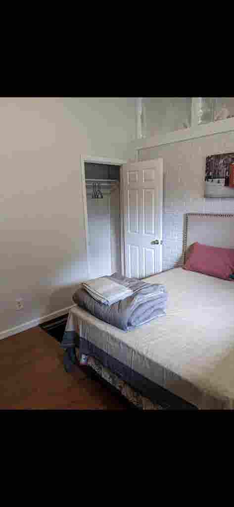 Rooms Available (Pascagoula)