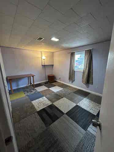 Spacious Room in quiet College Park