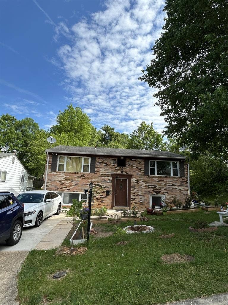 Spacious Room in quiet College Park