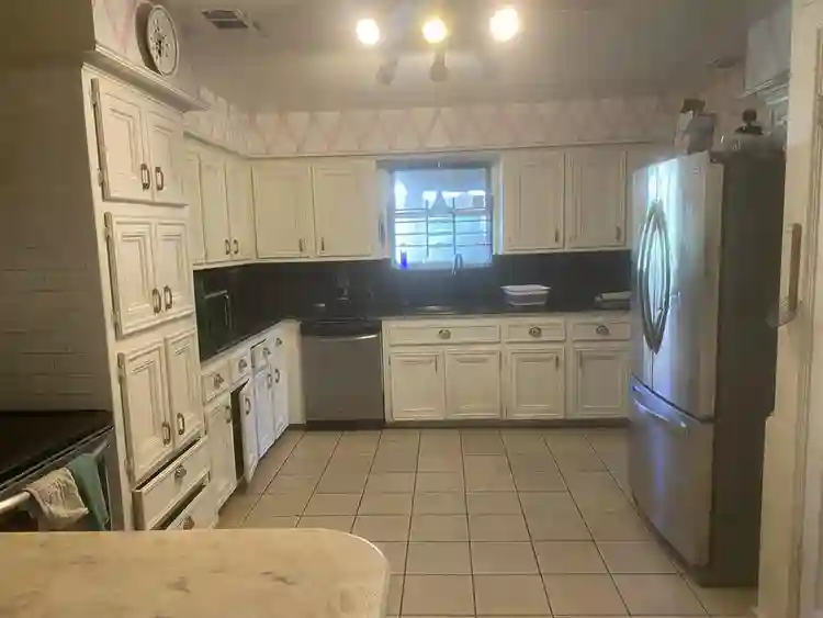 Furnished room, great neighborhood