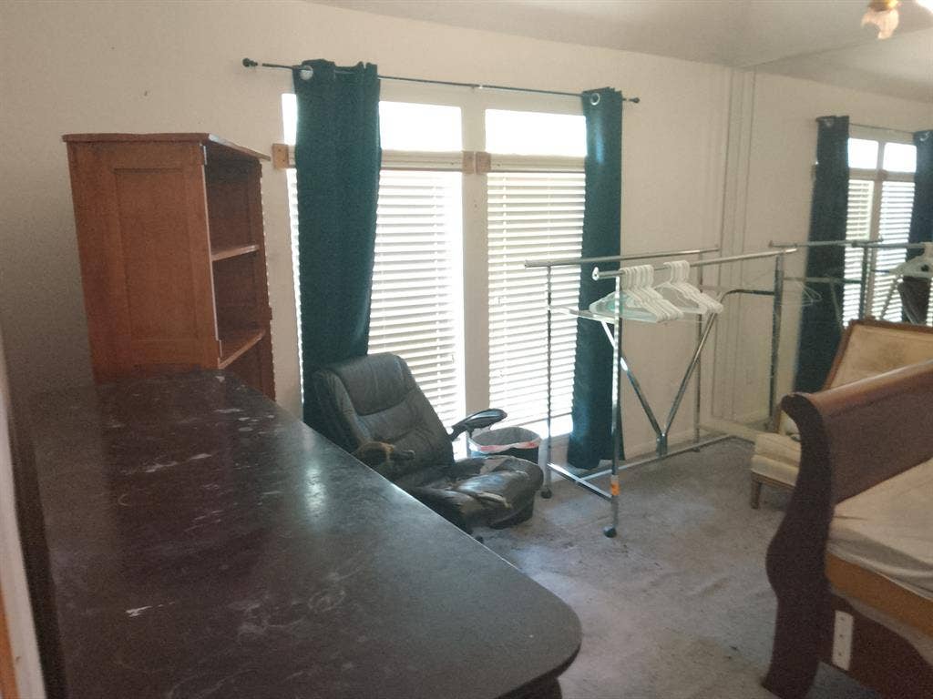 Furnished room, great neighborhood