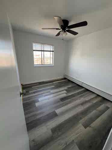 Room for Rent in 3BR in Astoria