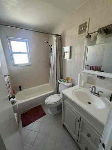 Room for Rent in 3BR in Astoria