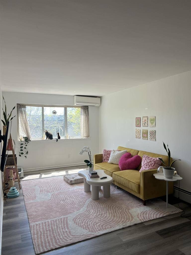 Room for Rent in 3BR in Astoria