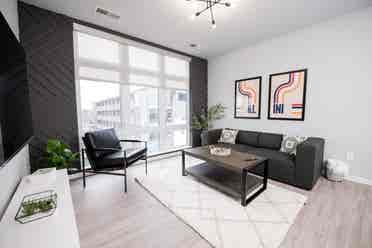 Two Bed Modern Apartment Near UIUC