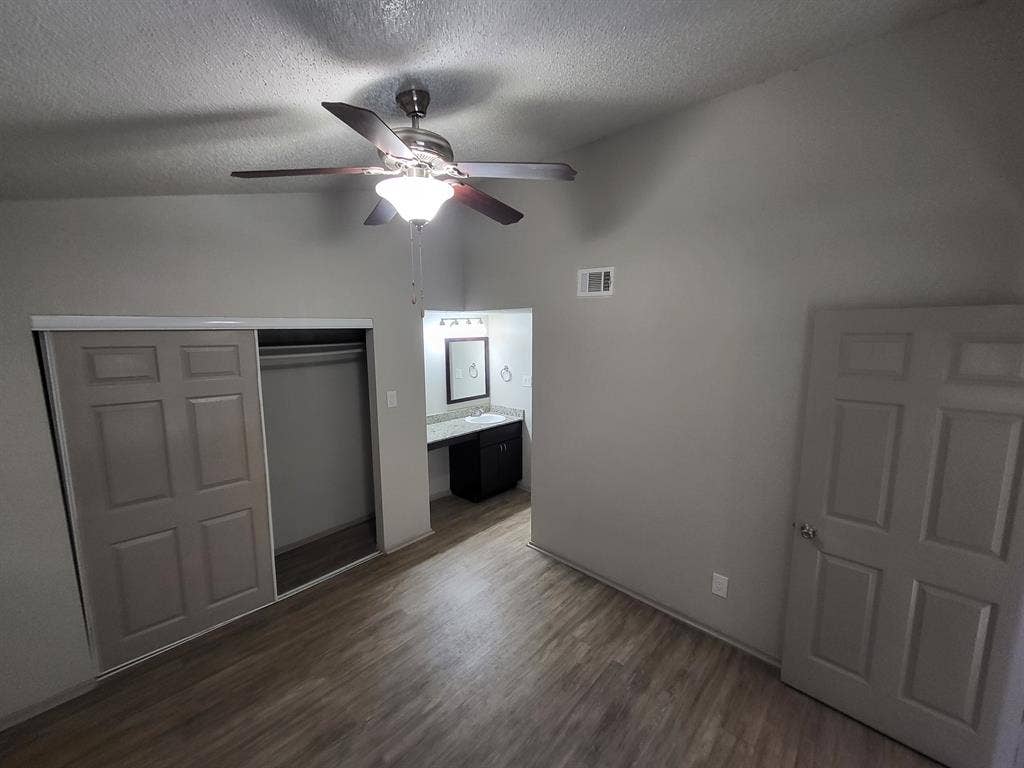 Cozy Single Bedroom Apartment