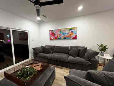 1 bd / 1 bath in modern house
