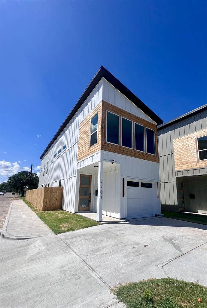 1 bd / 1 bath in modern house