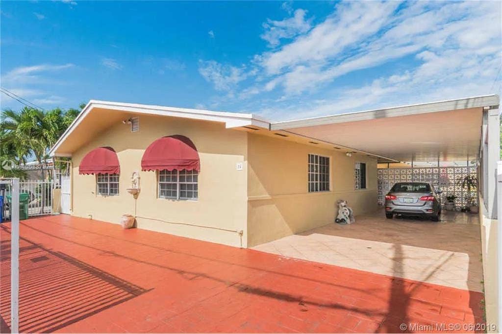Room for rent in heart of Miami!