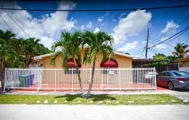Room for rent in heart of Miami!