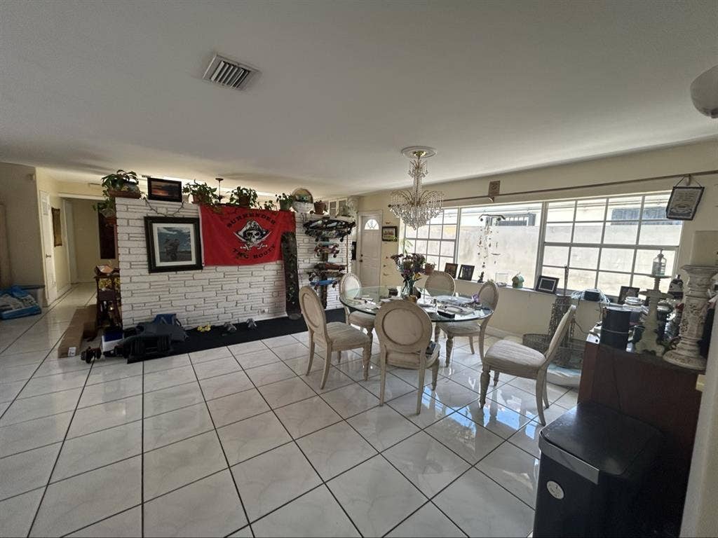 Room for rent in heart of Miami!