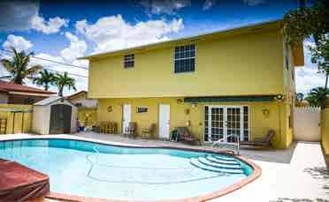 Room for rent in heart of Miami!