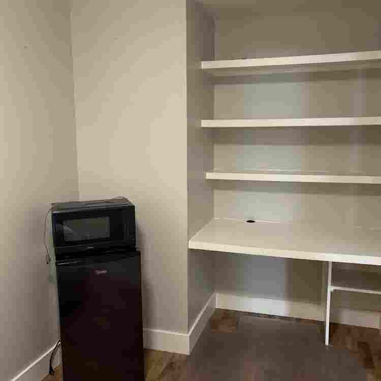 Single person room for rent