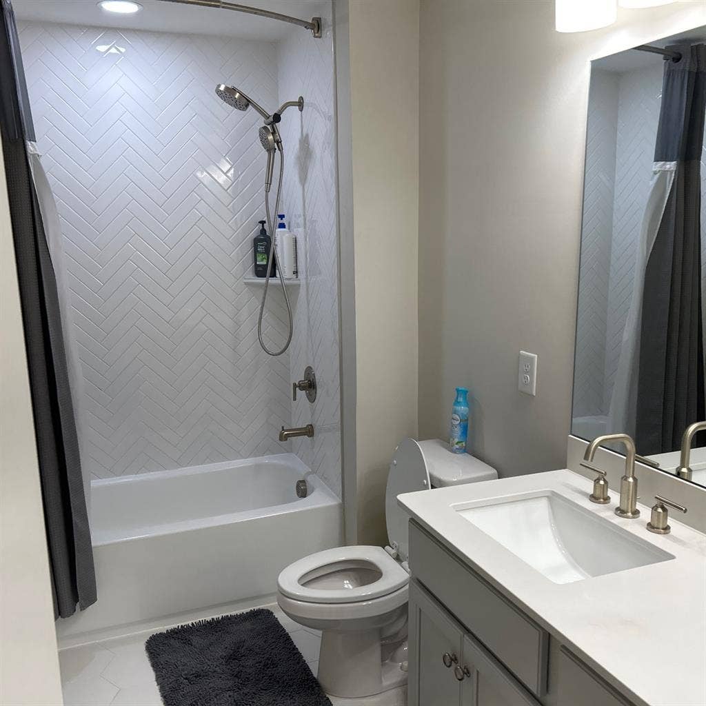 Single person room for rent