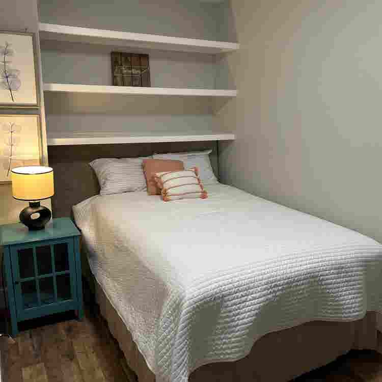 Single person room for rent