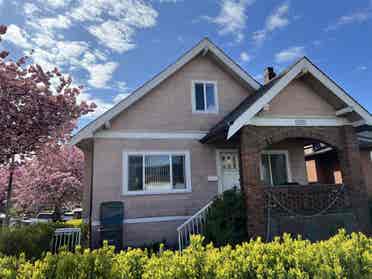 2 spacious private BR in 3BR suite