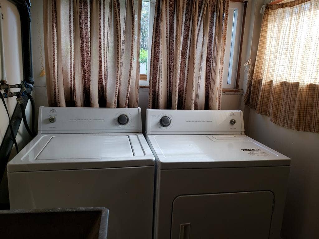 2 spacious private BR in 3BR suite