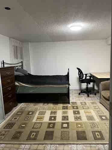 2 spacious private BR in 3BR suite