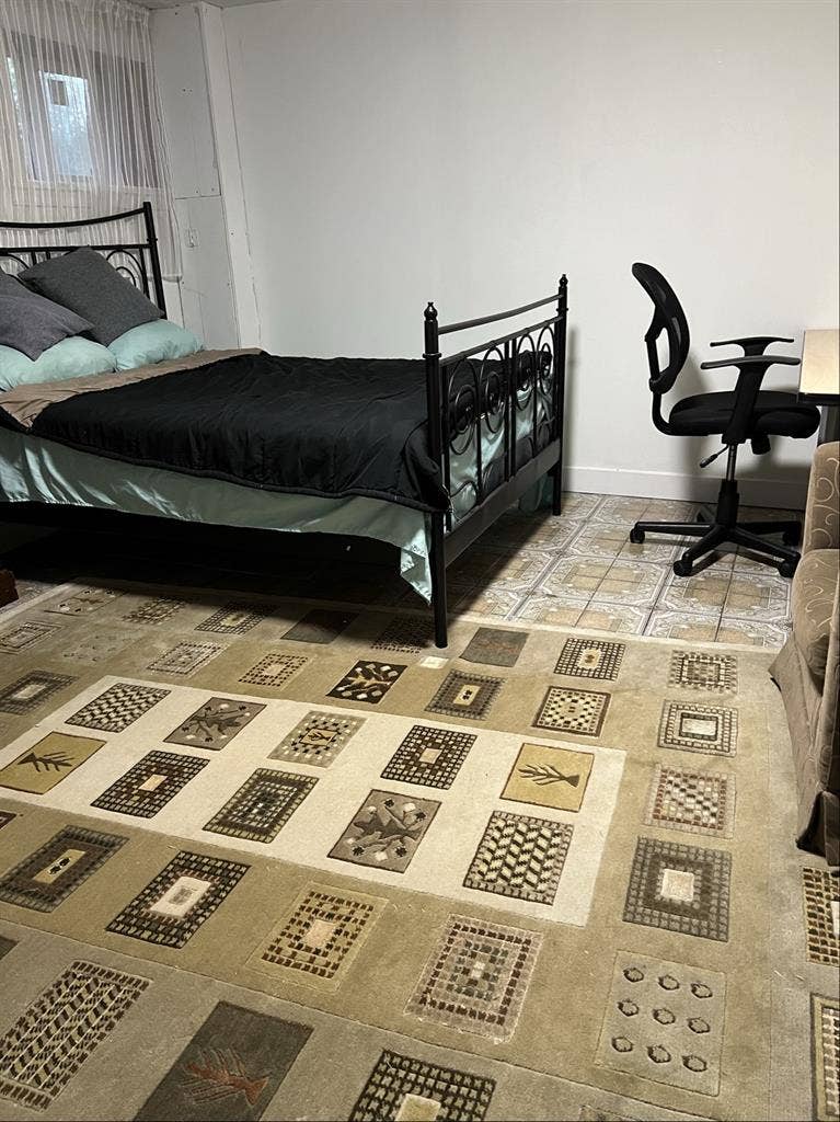 2 spacious private BR in 3BR suite