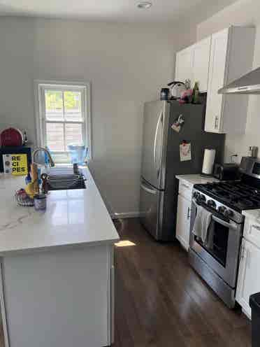 Looking for 1 roommatee