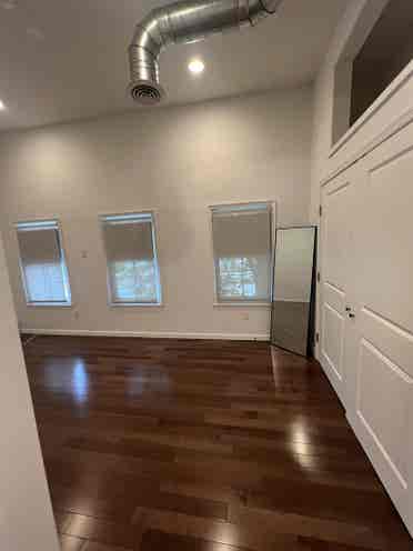Looking for 1 roommatee