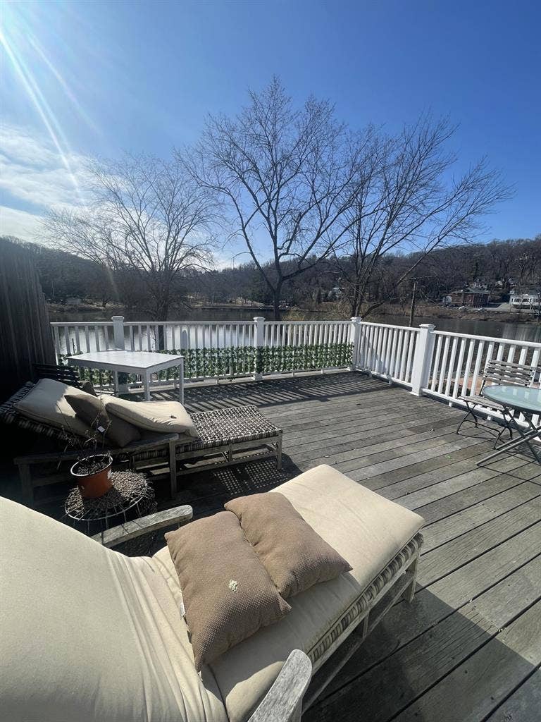 Looking for 1 roommatee