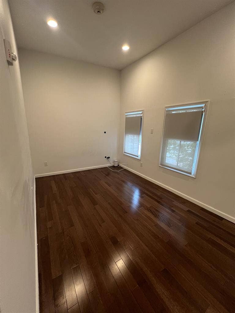 Looking for 1 roommatee
