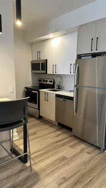Summer Sublet May-Aug Bt