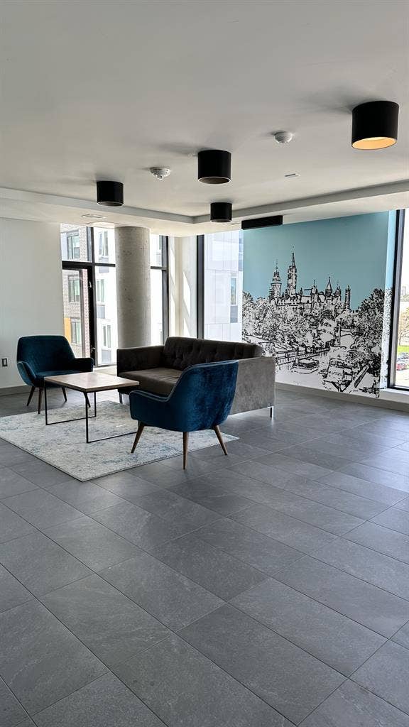 Summer Sublet May-Aug Bt