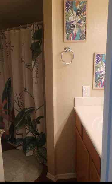 Room& Bathroom utilities included!!