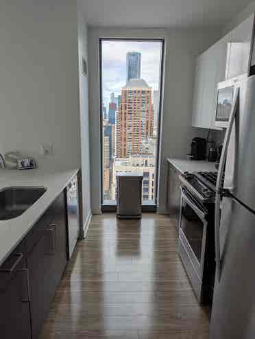Corner Unit with City View Sublease
