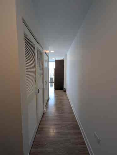 Corner Unit with City View Sublease