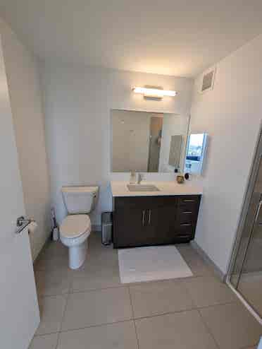 Corner Unit with City View Sublease