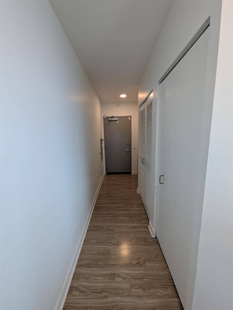 Corner Unit with City View Sublease