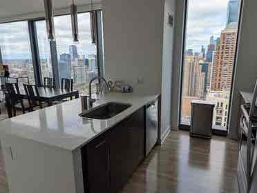 Corner Unit with City View Sublease