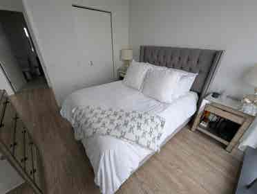 Corner Unit with City View Sublease