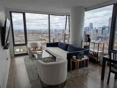 Corner Unit with City View Sublease