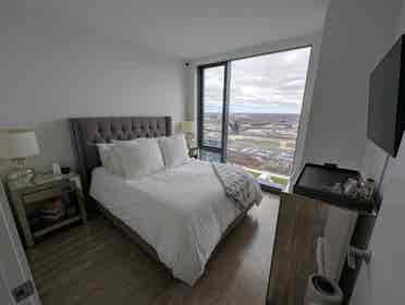 Corner Unit with City View Sublease