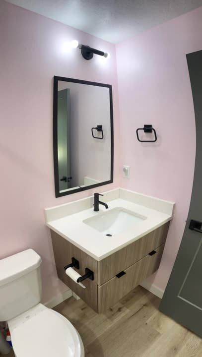 Private Ballpark Bedroom+Bathroom!